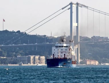 Μυστηριώδης στάση πλοίου της συριακής κυβέρνησης σε τουρκικό λιμάνι (φωτό)